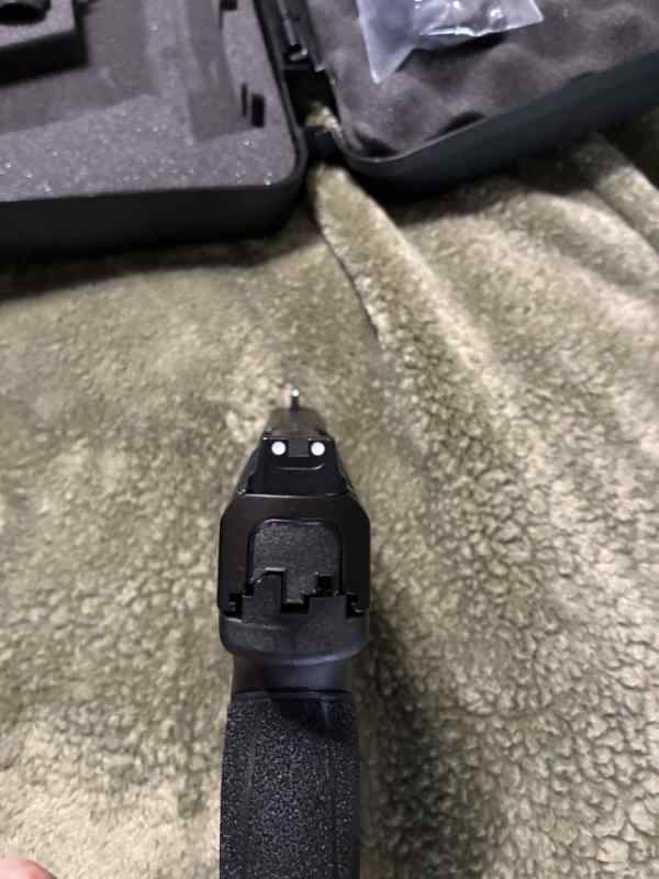 Smith and Wesson M&amp;P 9 M2.0 THREADED BARREL OPTICS