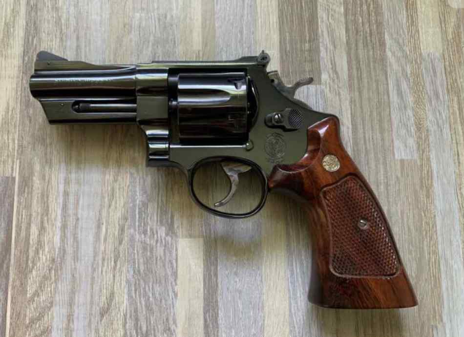 Rare Smith &amp; Wesson 27-5 357 Mag