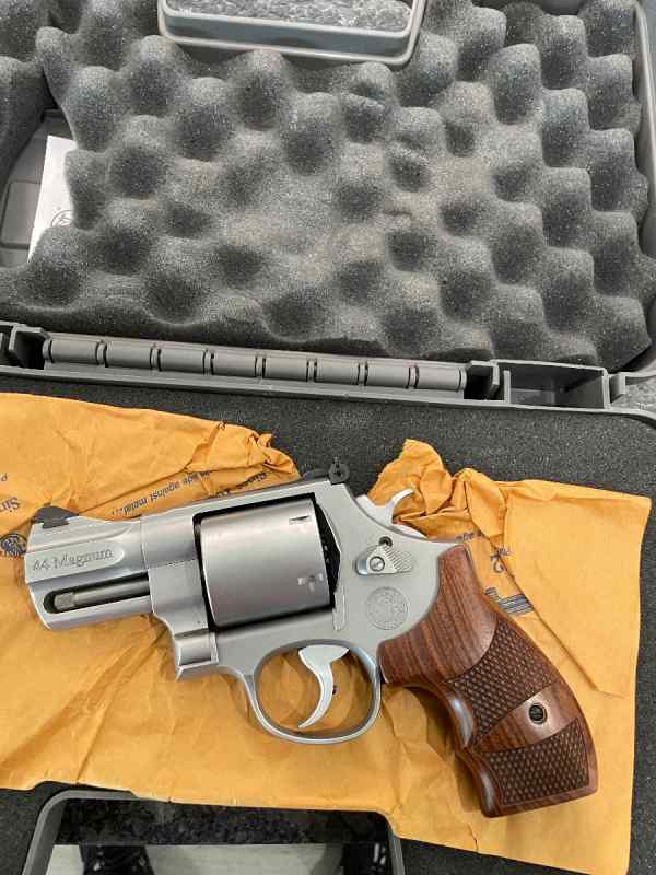 Smith &amp; Wesson 629 PC 2.5” .44 mag